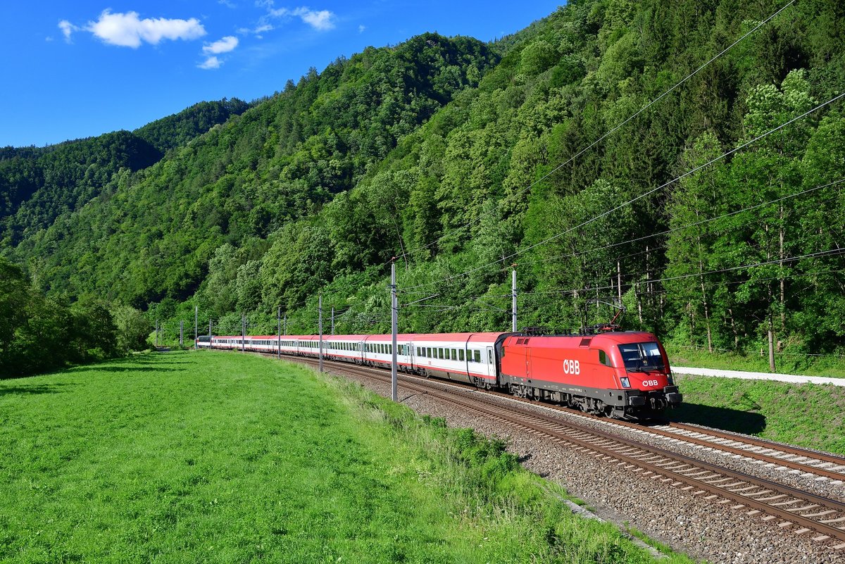 1116 146 mit EC 163 am 12.06.2020 bei Pernegg.