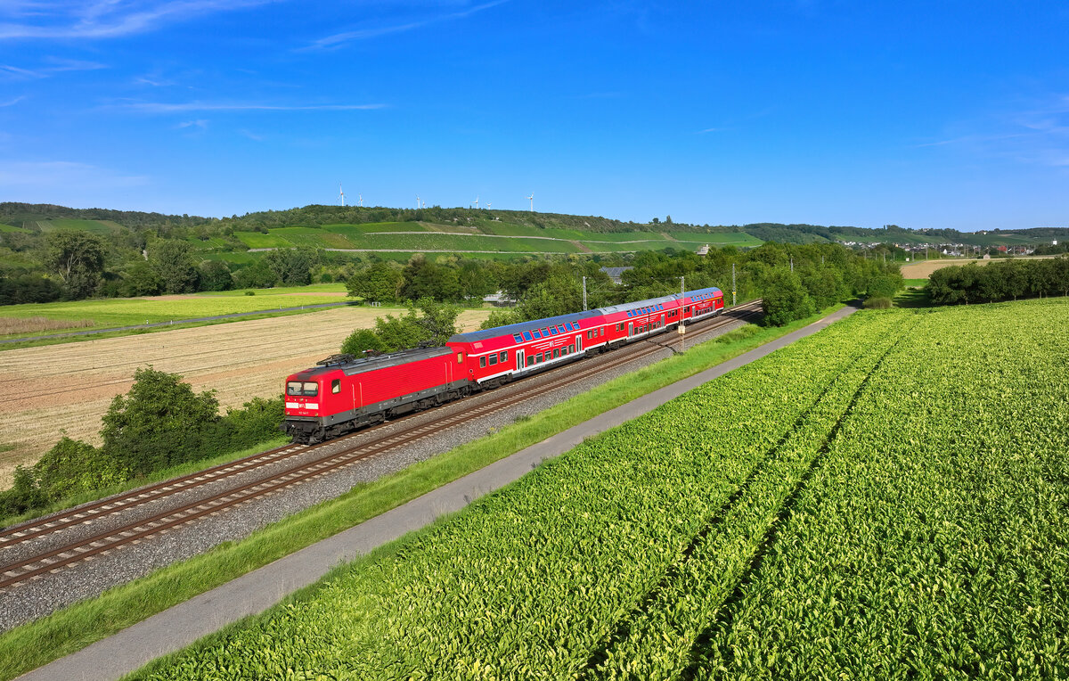 112 141 mit einem Ersatzzug am 11.08.2024 bei Winterhausen.