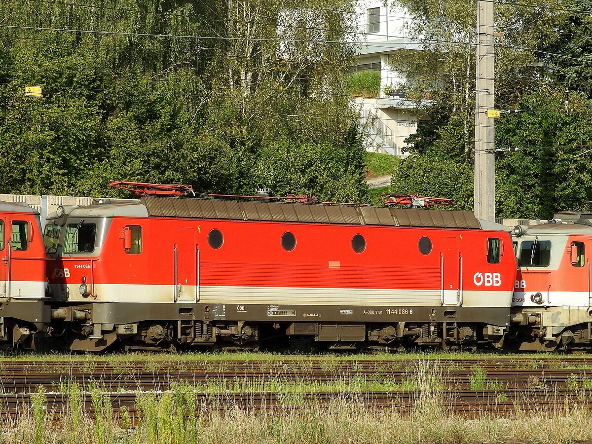 1144 086-6 wurde in Vöcklabruck abgestellt, und ist vielleicht schon für den Schrotthändler bestimmt?; 240831