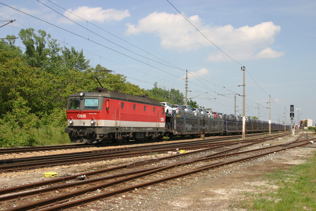 1144.276 durchfährt mit G-49683 Wr.Neustadt Civitas-Nova am 16.5.15