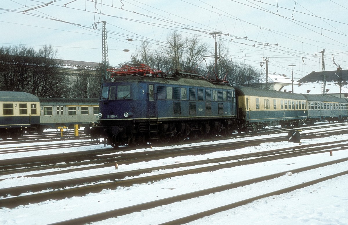  118 026  Regensburg Hbf  14.01.81