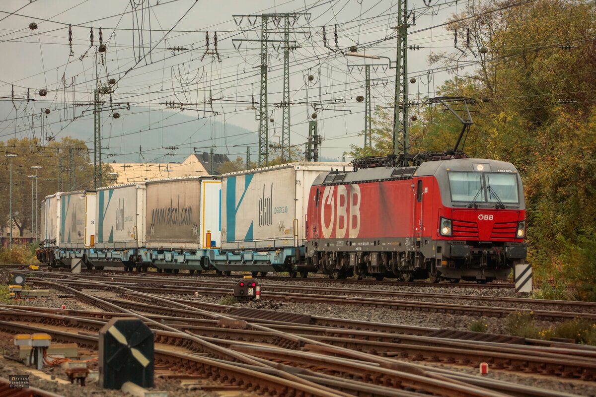 1293 025 ÖBB Vectron mit ekol-KLV in Koblenz Lützel, am 02.11.2024.