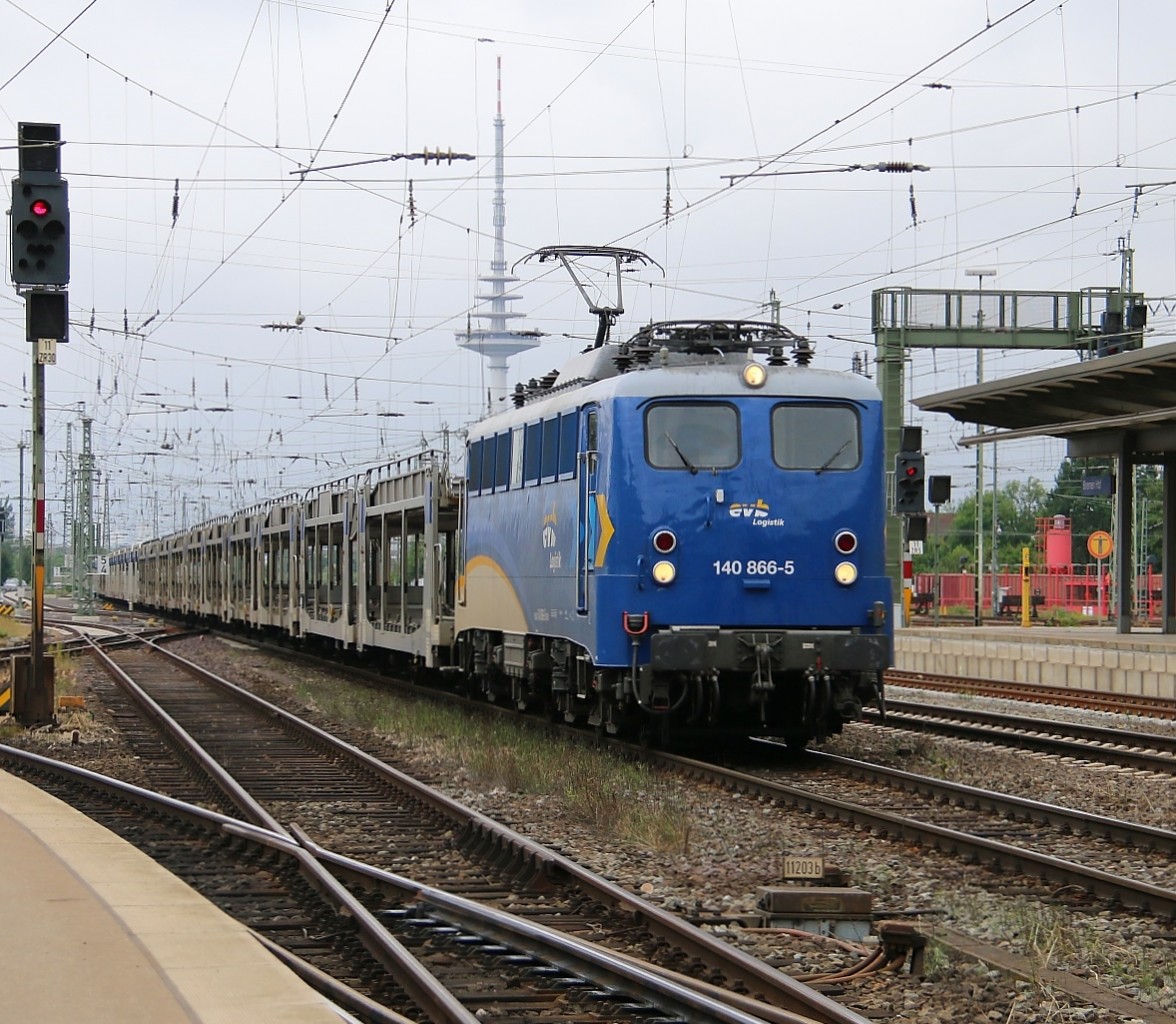 140 866-5 der MWB/EVB mit leeren Autotransportwagen in Fahrtrichtung Süden. Aufgenommen am 19.06.2014 im Bremer Hauptbahnhof.