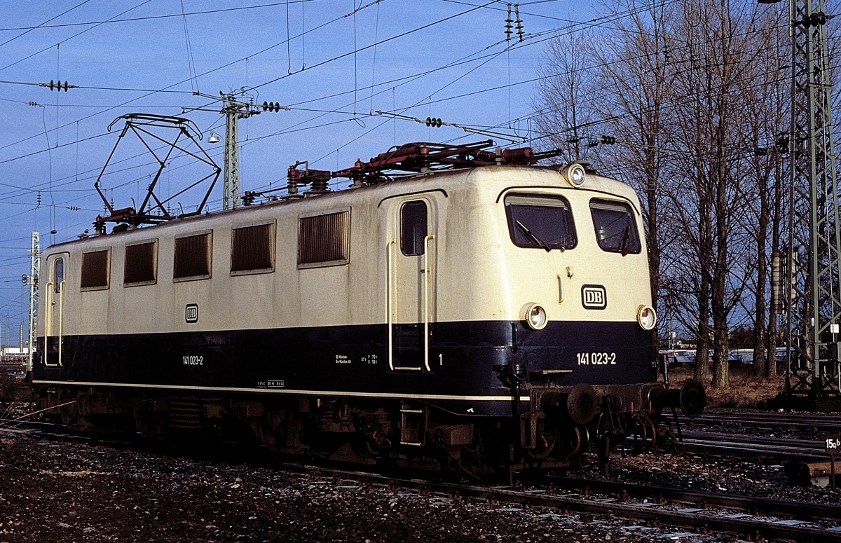   141 023  M. - Pasing  08.01.83