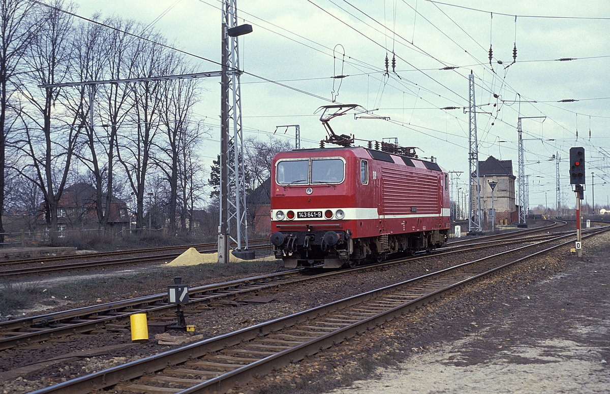  143 641  Ruhland  08.04.92