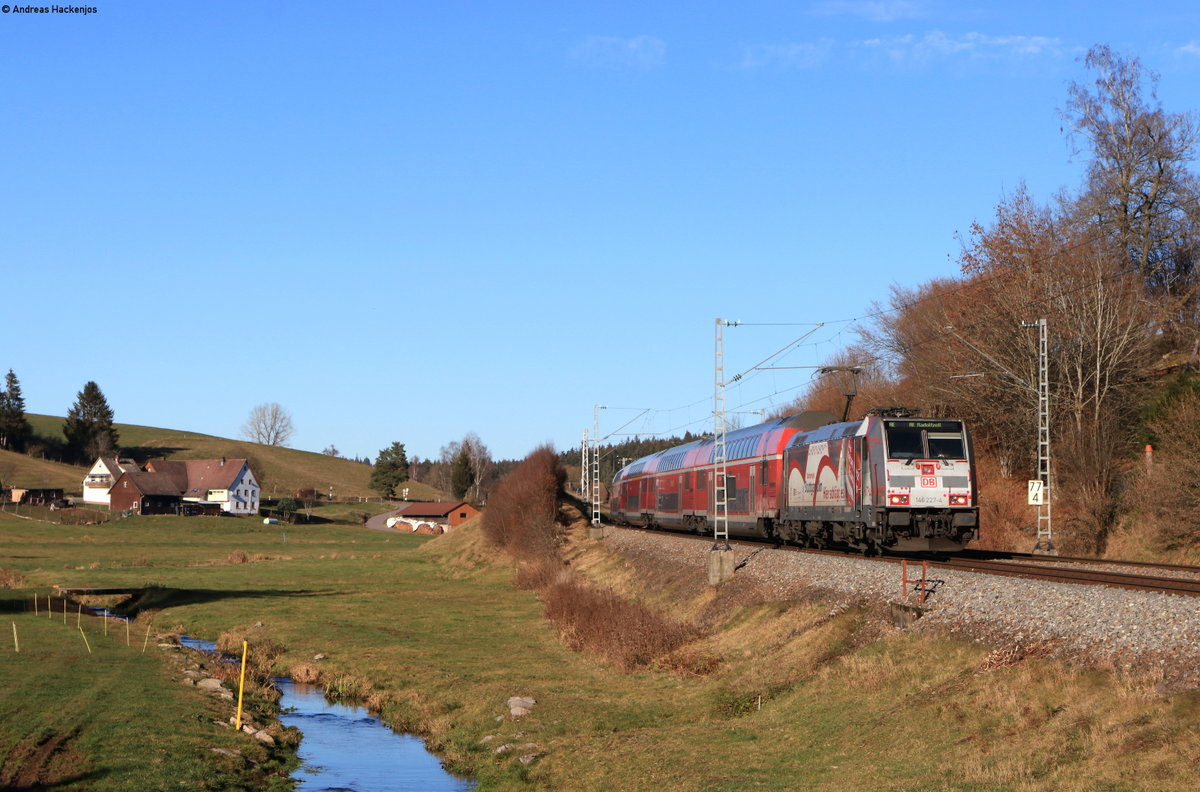 146 227-4  Neubaustrecke Stuttgart-Ulm  mit dem RE 4725 (Karlsruhe Hbf-Radolfzell) bei Stockburg 26.11.20