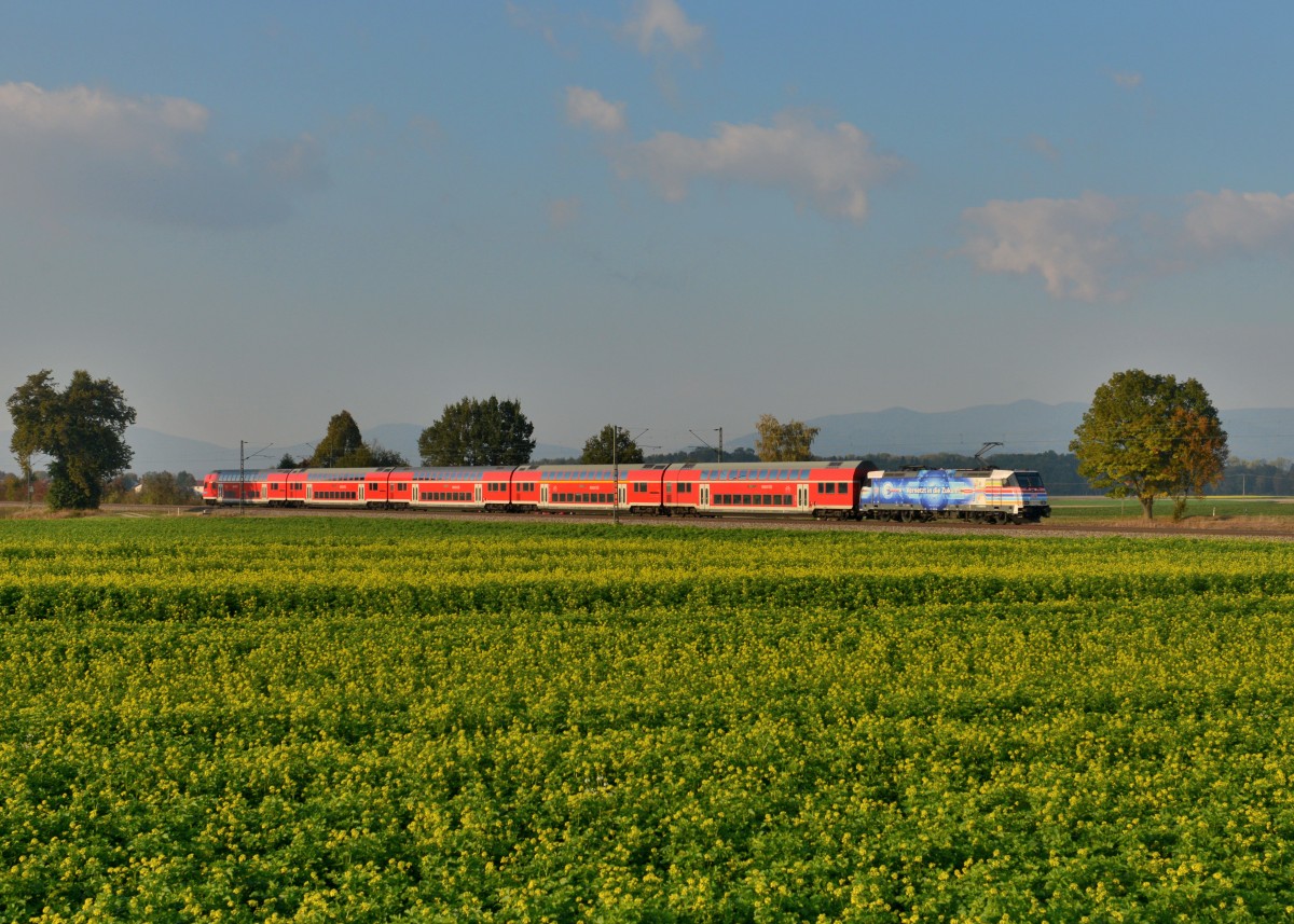 146 247 mit einem RE am 11.10.2015 bei Langenisarhofen. 