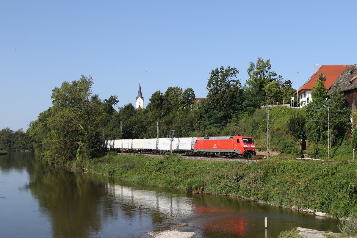 152 055 mit einem leeren  Zuckerzug  am 24. August 2024 bei Volkmannsdorf.