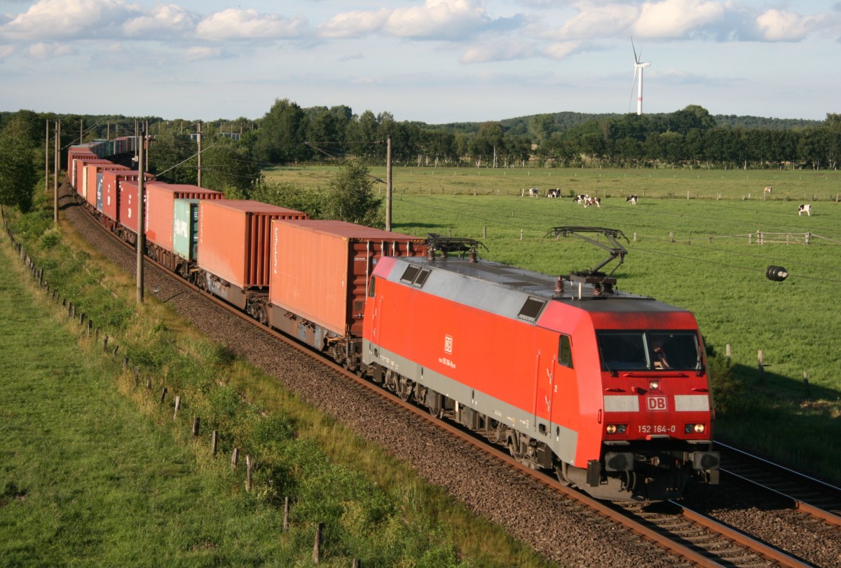 152 164 mit IKE 50185 (Maschen Rbf–Kln-Niehl) am 26.06.2011 zwischen Maschen Rbf und Jesteburg