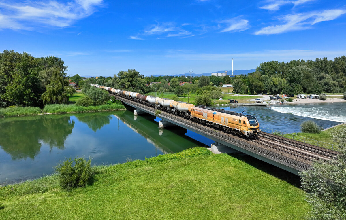 159 256 mit einem Knickkesselzug am 12.08.2024 bei Plattling.