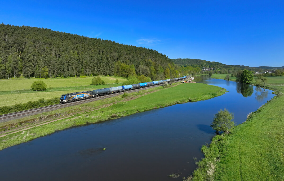 159 259 mit einem Kesselzug am 27.04.2024 bei Pfreimd.