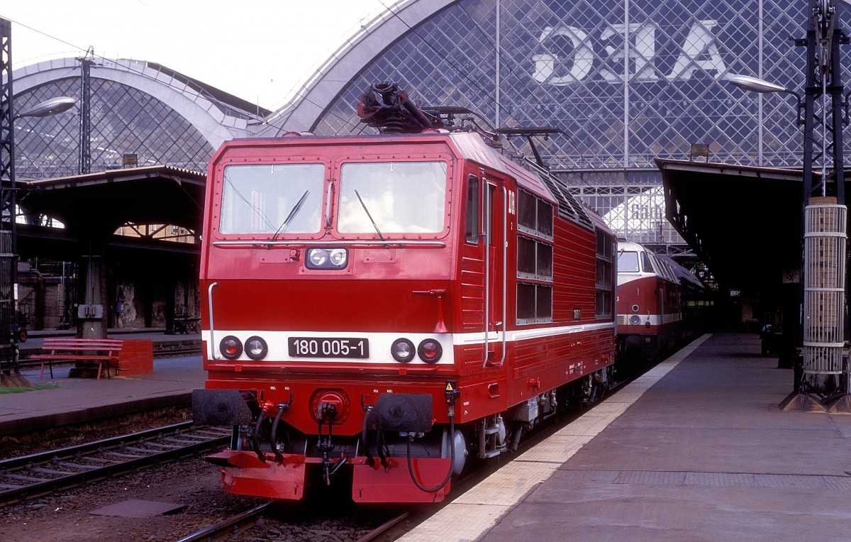  180 005  Dresden Hbf  23.05.92