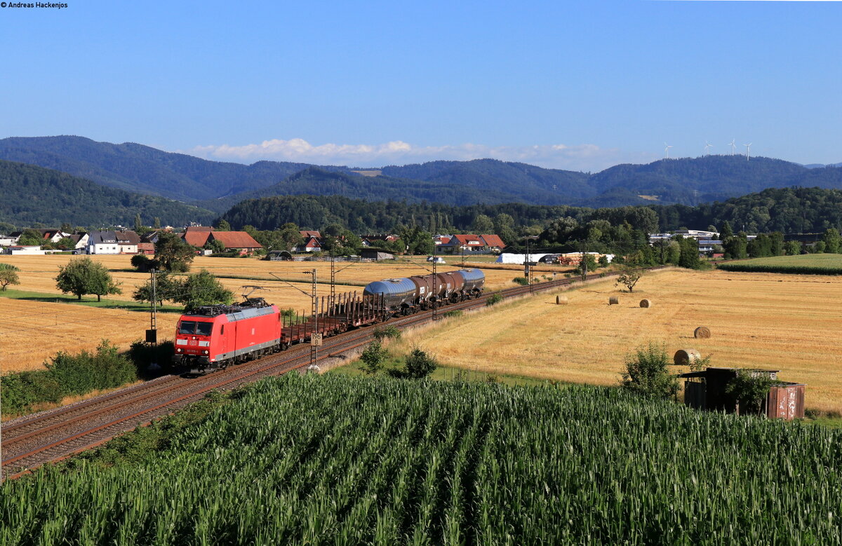 185 030-2 mit dem EZ 52050 (Freiburg(Brsg)Gbf - Offenburg Gbf) bei Kollmarsreute 8.7.22