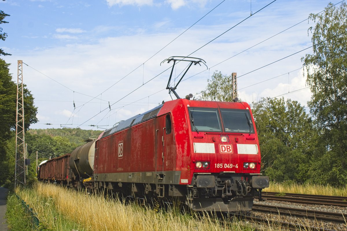 185 049-4 mit einem Güterzug bei Dortmund-Syburg (September 2020) 