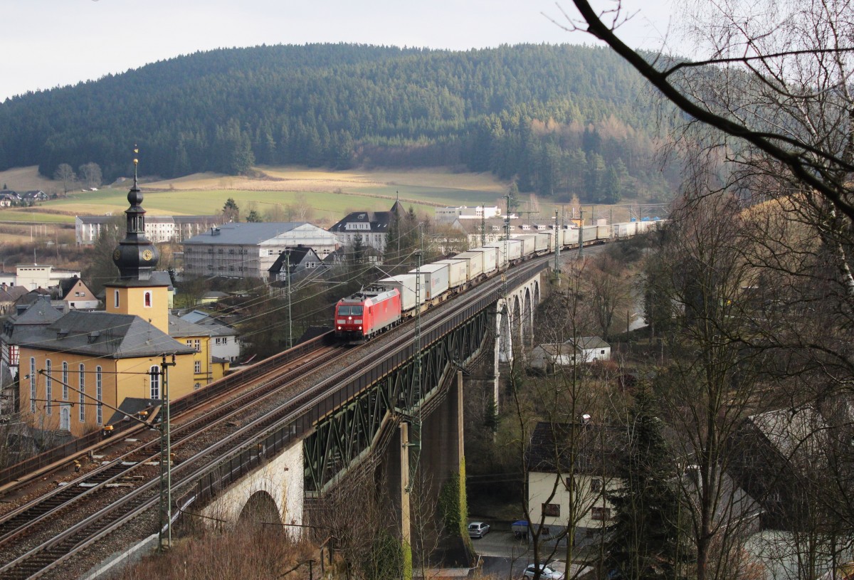 185 156 ist am 02.03.14 in Ludwigsstadt zusehen.