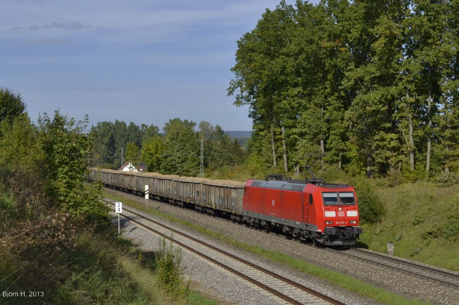 185 172 mit einem Bio-Zuckerrübenzug nach Schaffhausen bei Rottweil-Saline am 2.10.13.