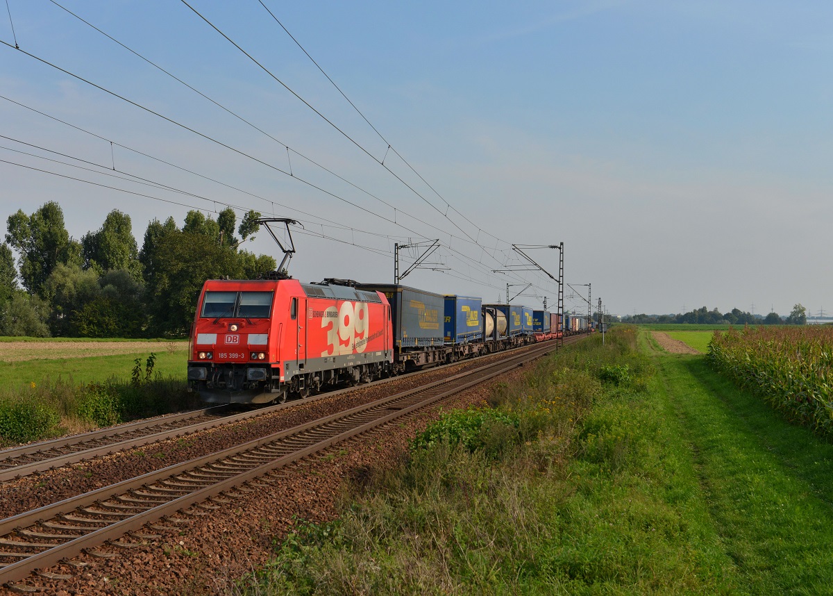 185 399 mit einem KLV am 04.09.2014 bei Plattling.