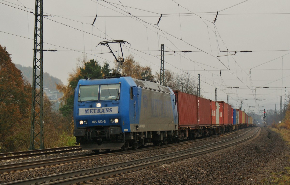 185 510-5 mit einen Containerzug Richtung Süden am 14.11.13