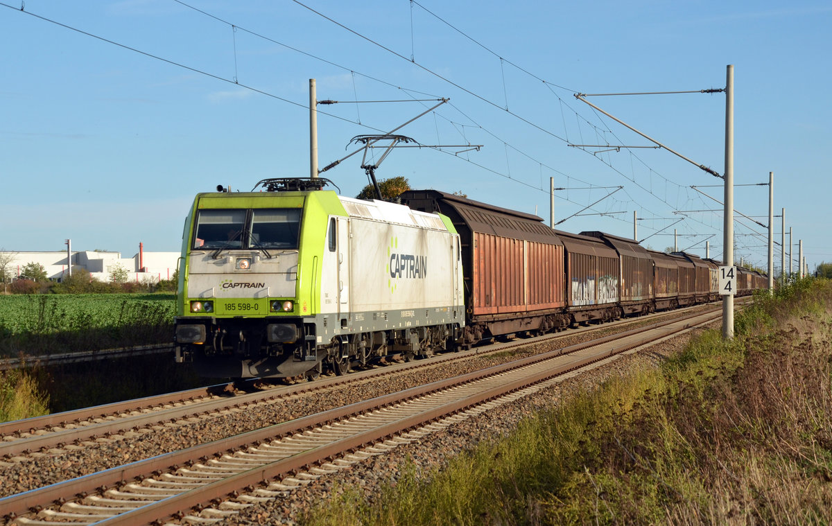 185 598 der Captrain schleppte am 20.10.19 einen Ganzzug Schiebewandwagen durch Rodleben Richtung Magdeburg.