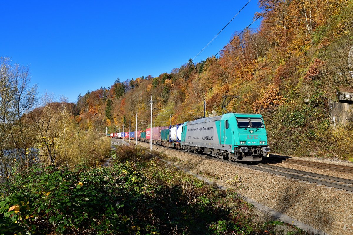 185 608 mit TEC 40667 am 05.11.2020 bei Ingling.