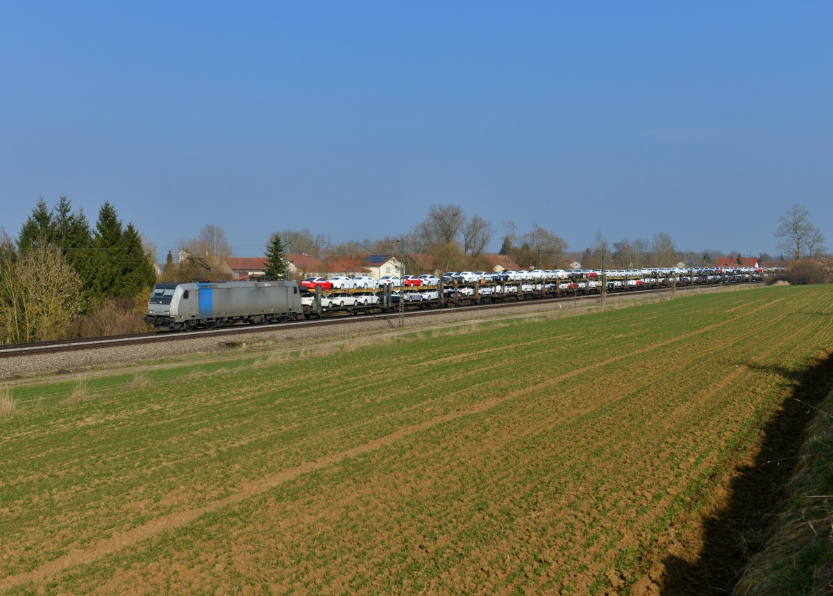 185 672 mit DGS 47160 am 07.03.2015 bei Langenisarhofen. 