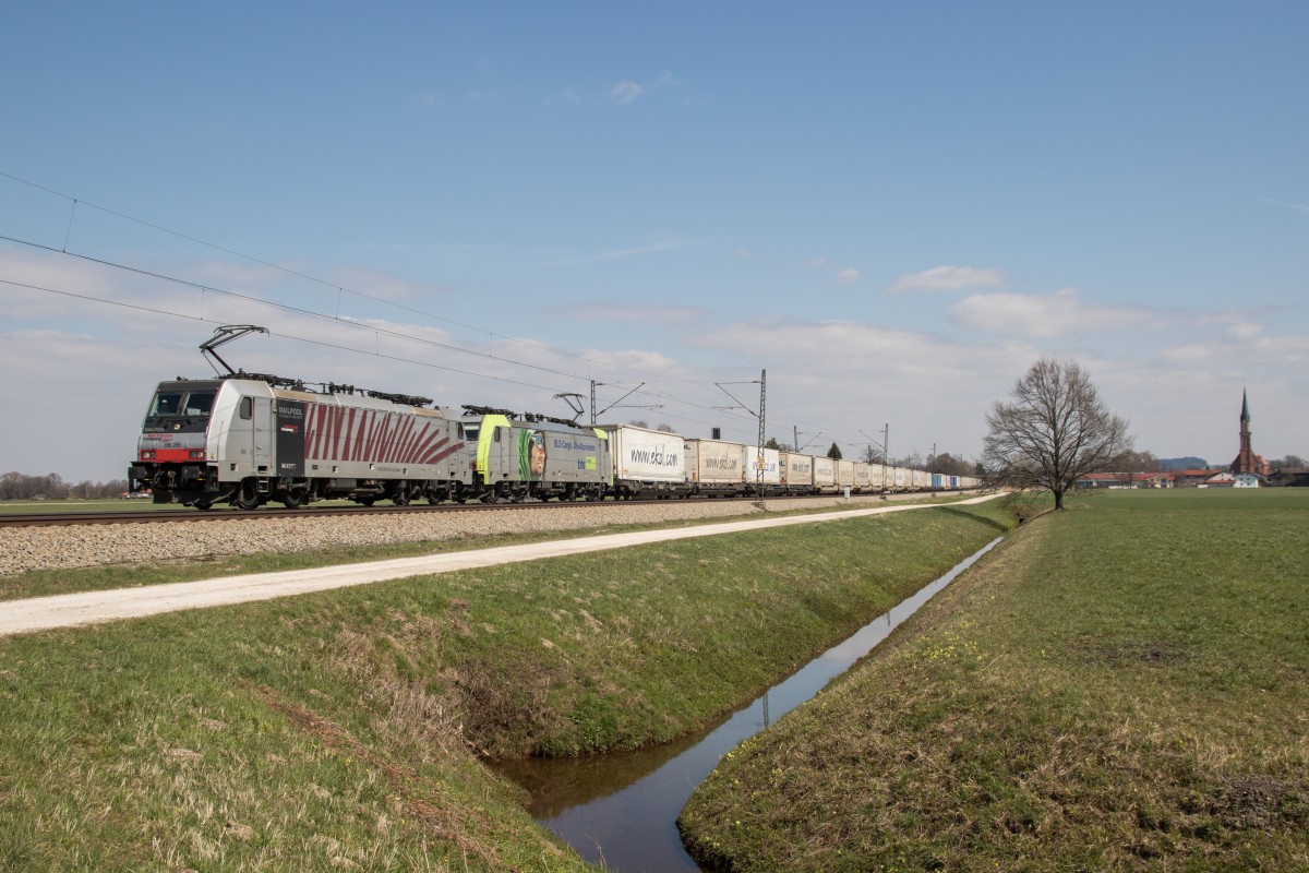 186 285 und 486 510 mit dem EKOL am 8. April 2015 bei Übersee.