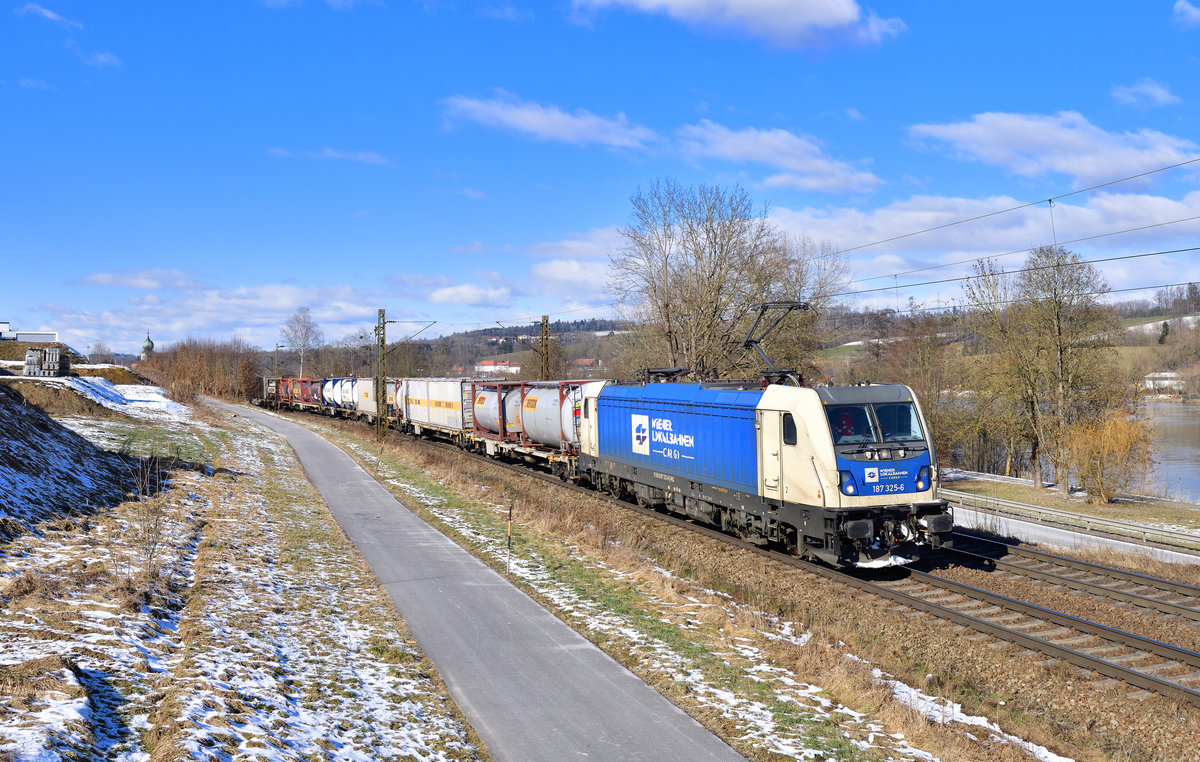 187 325 mit DGS 42959 am 13.02.2021 bei Passau.