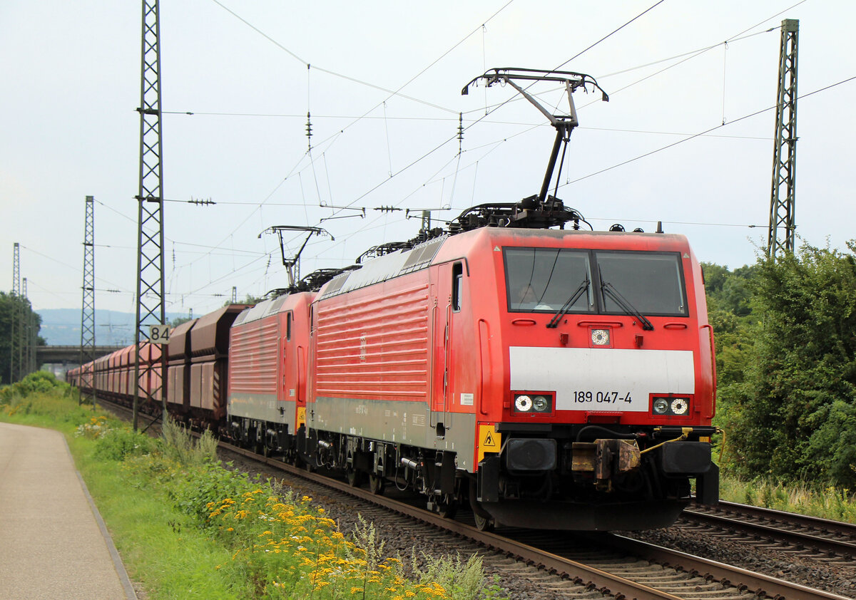 189er Doppel mit ERZ-Zug am 27.07.2021 auf der linken Rheinseite nahe Mülheim-Kärlich