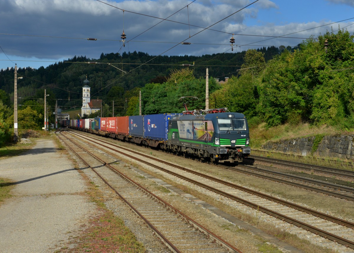 193 207 mit DGS 41157 am 27.09.2015 in Wernstein am Inn. 