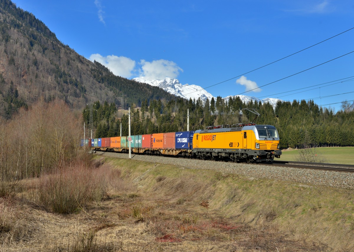 193 226 mit GAG 61825 am 10.03.2016 bei Bischofshofen. 