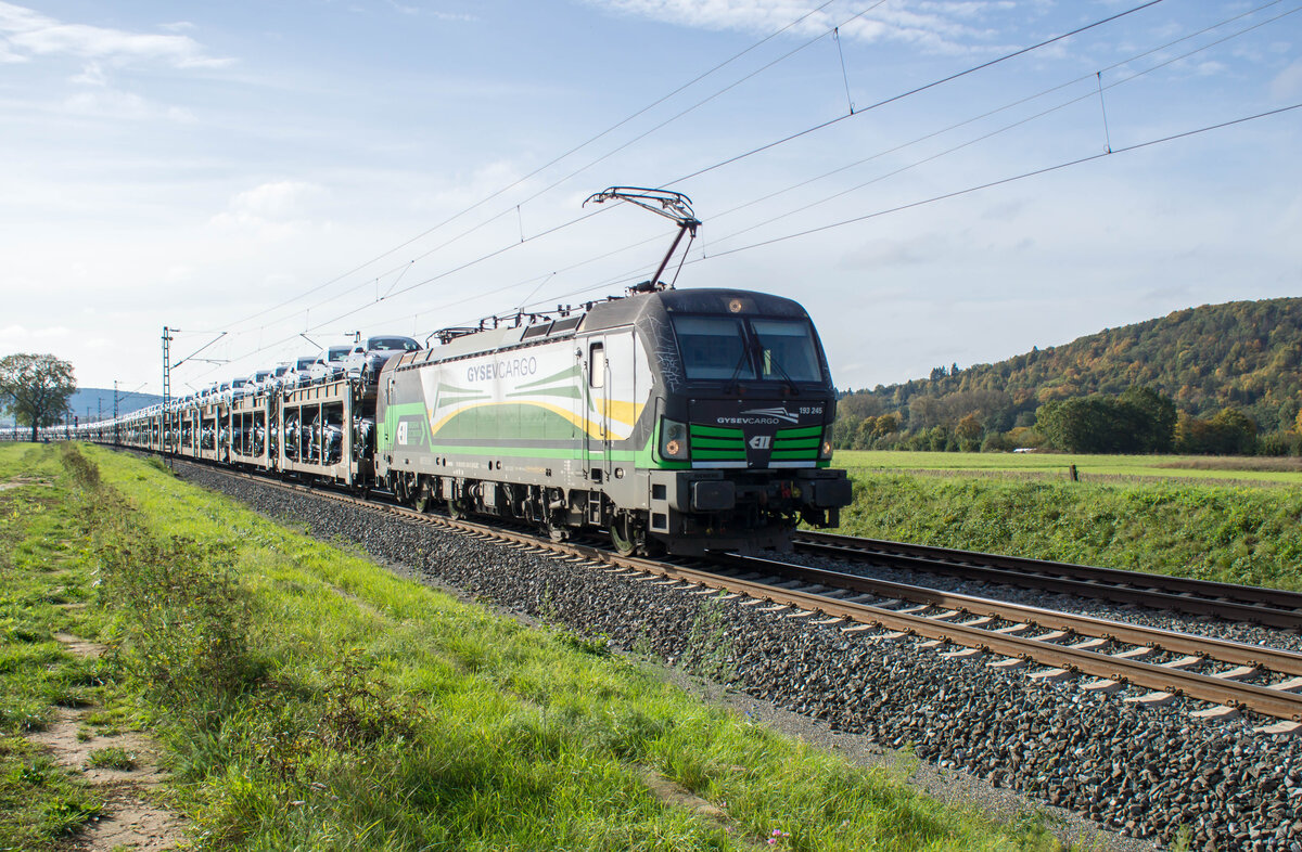 193 245-8 mit einem Autozug am 16.10.2024 bei Retzbach-Z.