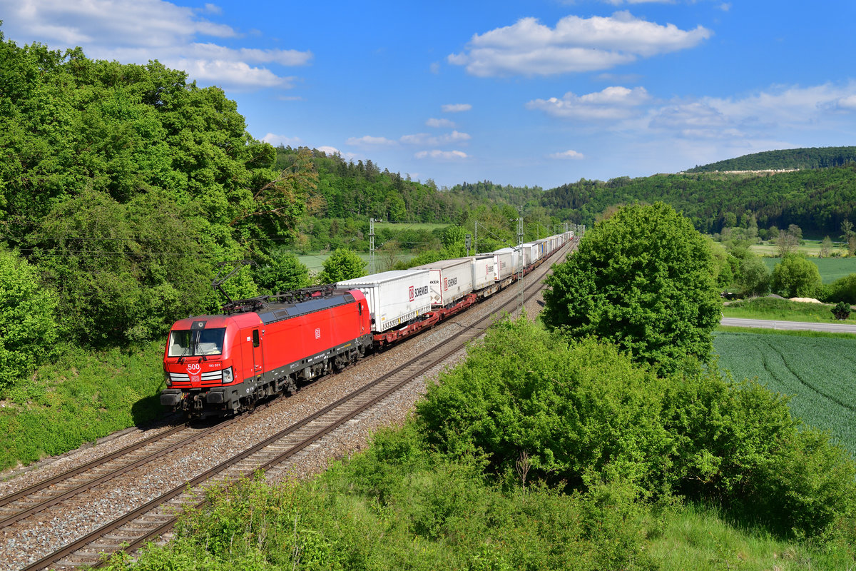 193 331 mit einem KLV am 16.05.2020 bei Dietfurt.