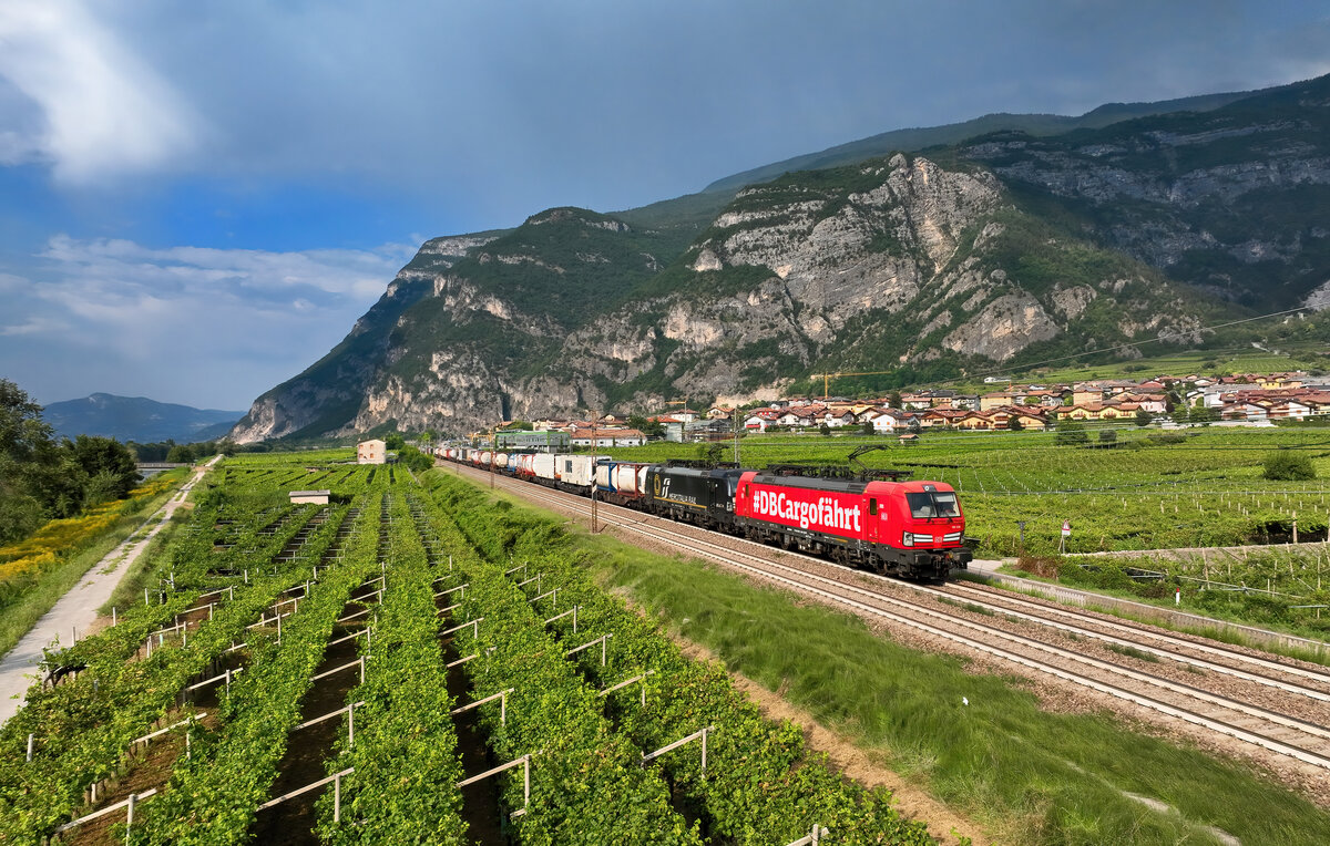 193 338 + 193 70x mit einem KLV am 28.08.2024 bei Besenello.