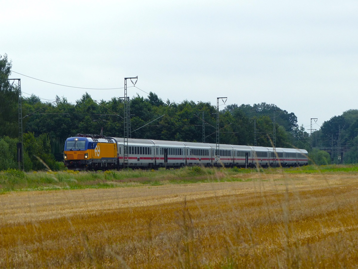 193 500 mit IC Berlin - Amsterdam beim ehem.  Bk Deves bei Salzbergen, 13.07.2024