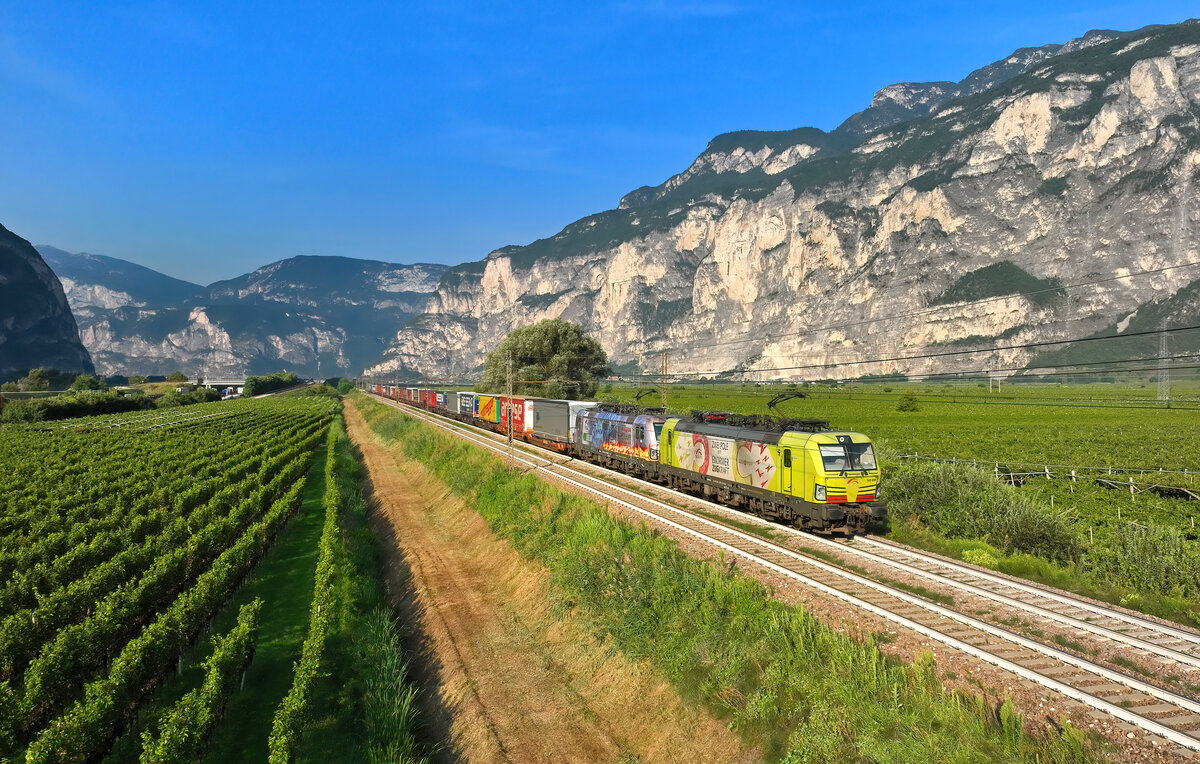 193 550 + 193 282 mit einem KLV am 28.08.2024 bei Salurn.