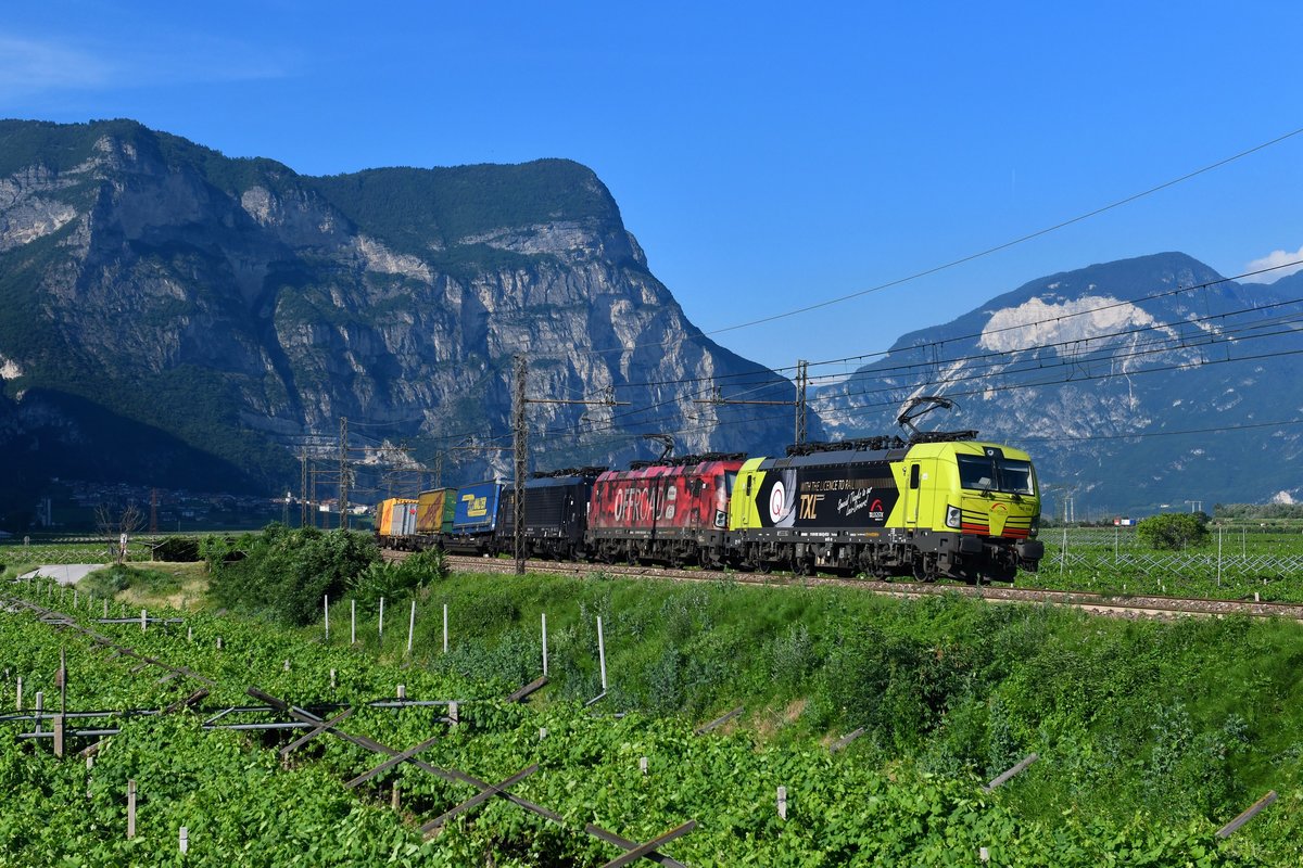  193 556 + 193 555 + 189 930 mit TEC 43105 am 24.06.2019 bei Mezzocorona. 