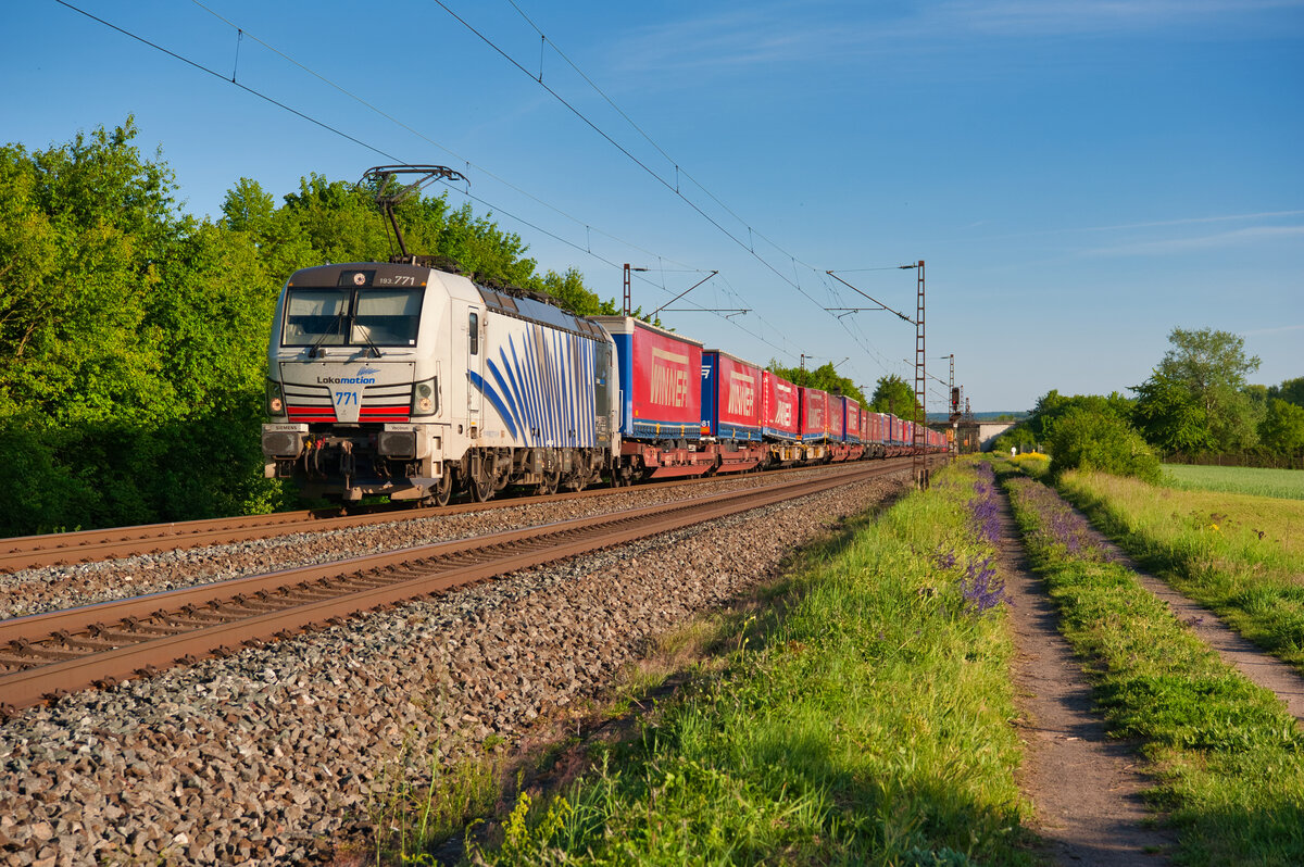 193 771 Lokomotion mit dem Winner KLV-Zug bei Thüngersheim Richtung Gemünden, 07.05.2020