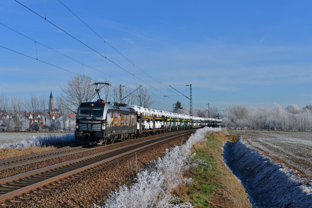 193 875 mit DGS 47160 am 04.12.2016 bei Straubing. 