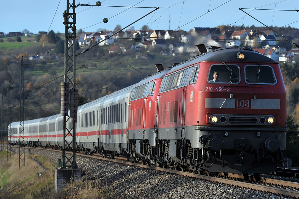 20.11.2016 Streckenabschnitt Uhingen,218 456-2,zweite Lok war nicht mehr zu erkennen