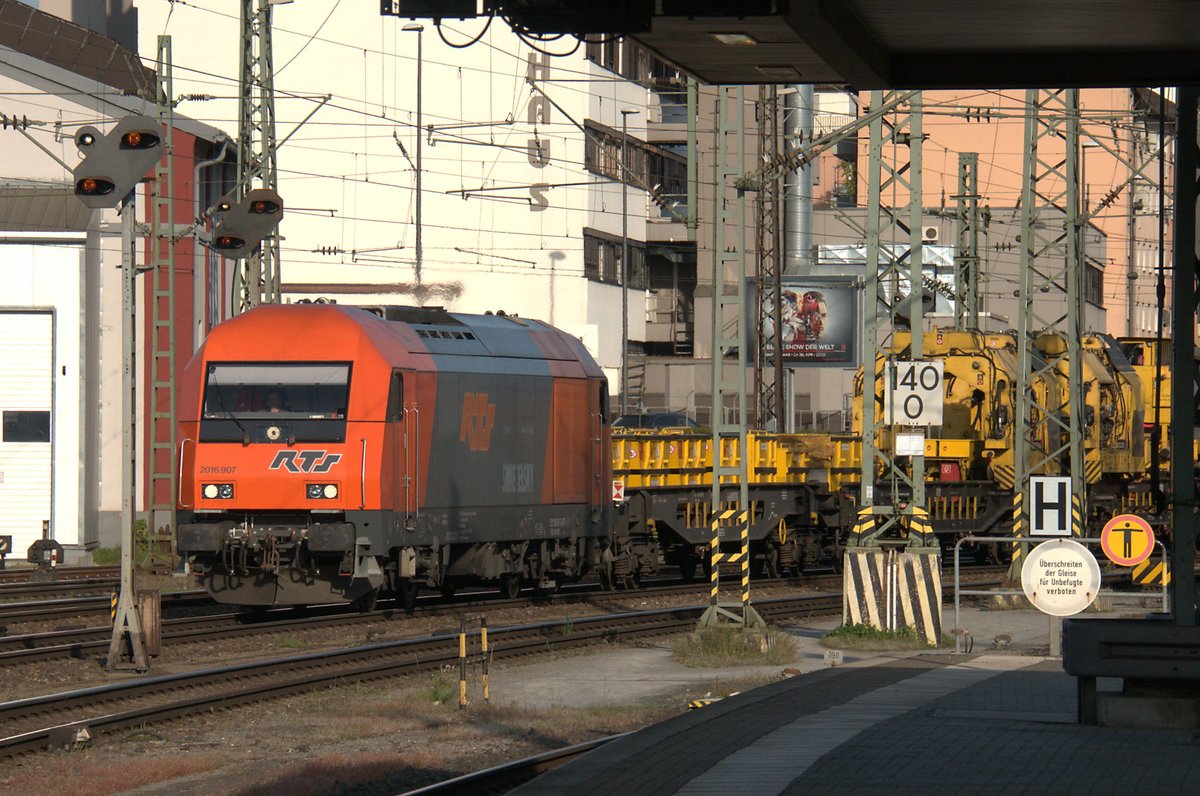 2016 907 am 29.04.16 in Würzburg Hbf