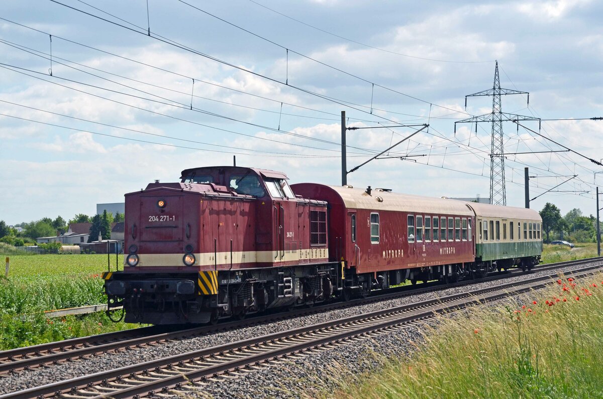 204 271 (203 226) der Press rollte am 13.06.21 mit einem kurzem Sonderzug durch Braschwitz Richtung Magdeburg. Da der Speisewagen war besetzt war sollte es sich um eine Sonderfahrt gehandelt haben.