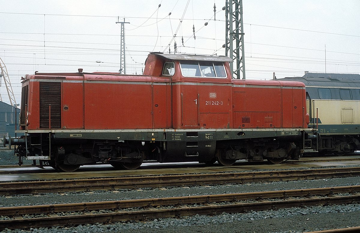 211 242  Wetzlar  09.03.82