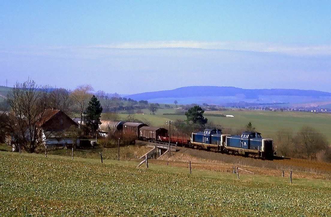 212 085 + 212 025, Bollensen, 11.04.1987.