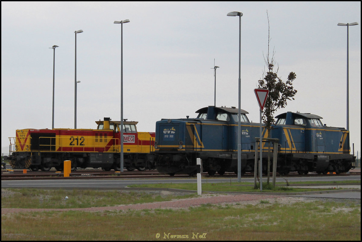 213 341-1 und 212 322-2 der evb stehen vereint mit der 212 der MEG am Jade-Weser-Port. Wilhelmshaven 26/07/2016