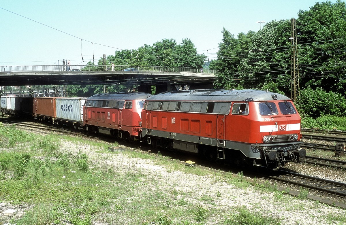   215 005 + 215 076  Ulm Hbf  23.05.01