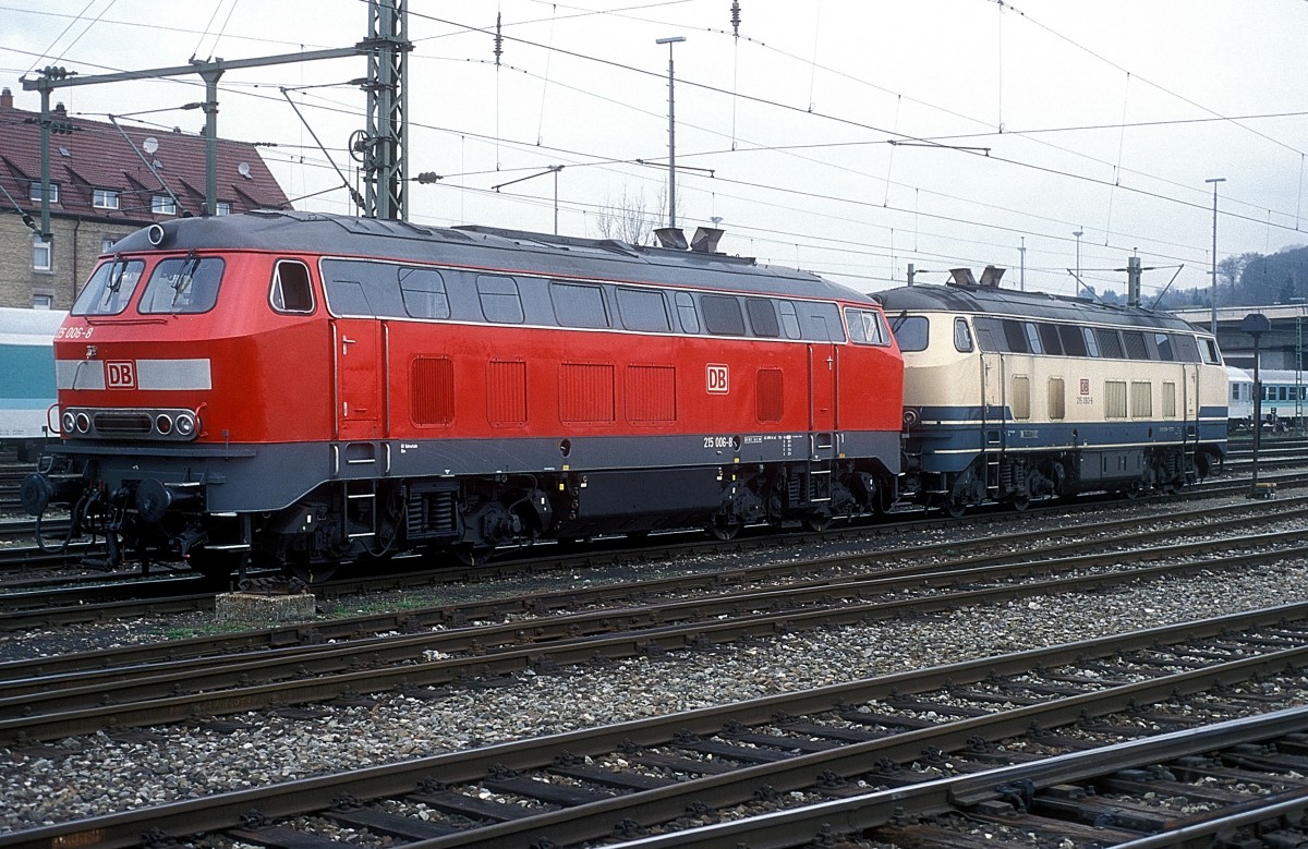  215 006 + 215 093  Ulm Hbf  06.04.99