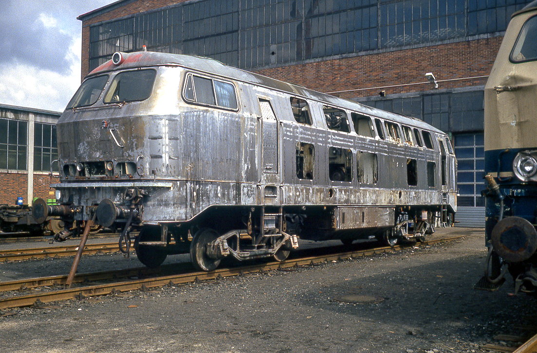 215 021, Ausbesserungswerk Nürnberg, 06.04.1983.
