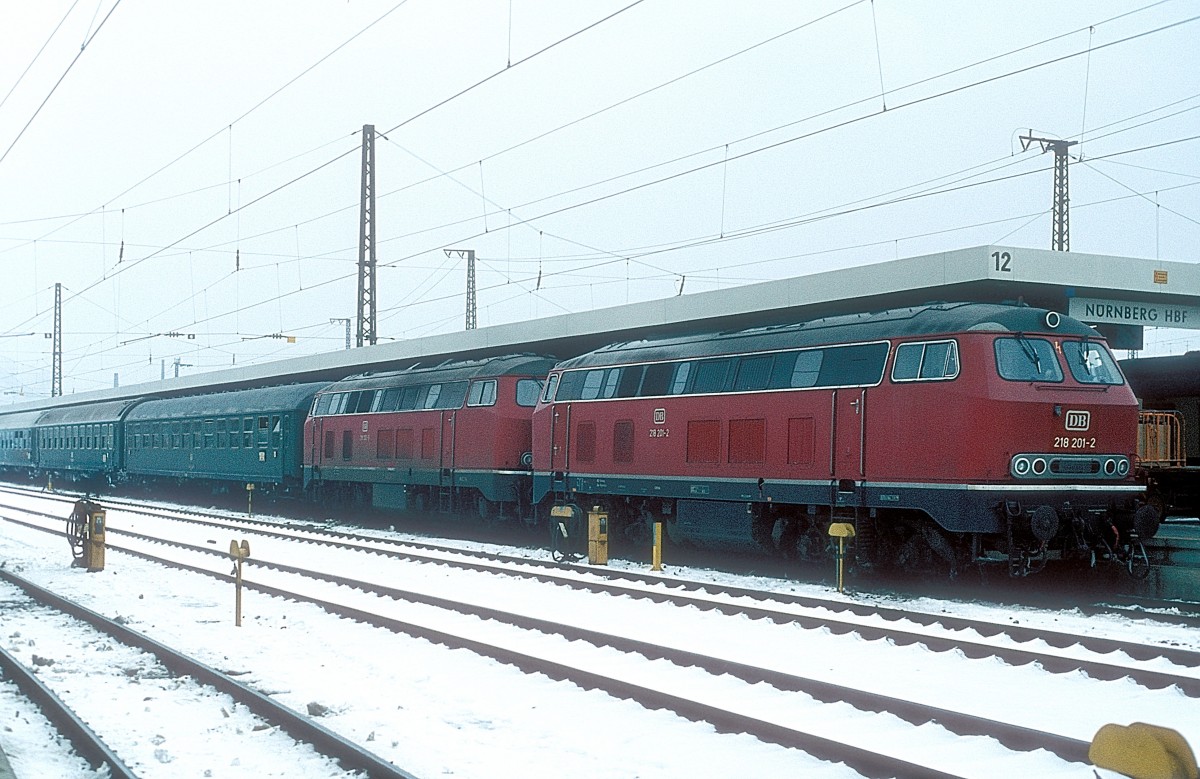  218 201 + 218 302  Nürnberg Hbf  12.01.81