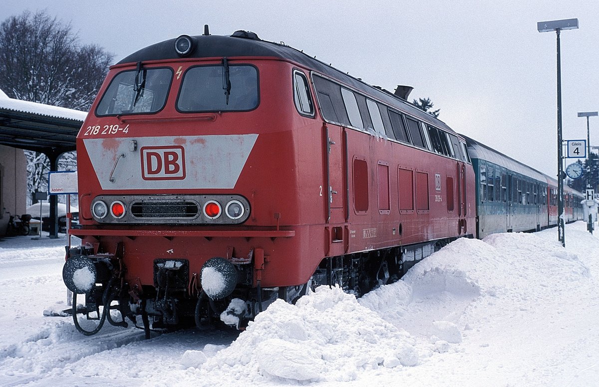  218 219  Freudenstadt Hbf  08.02.99