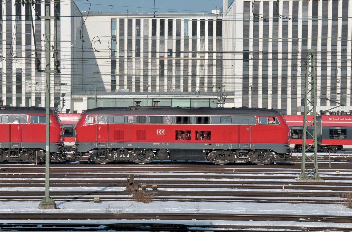 218 419 am 07.02.15 im Vorfeld des Münchner Hbf